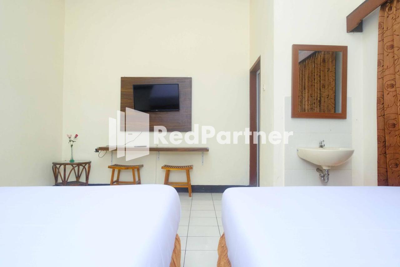 Hotel Transit 1 Makassar Redpartner Extérieur photo