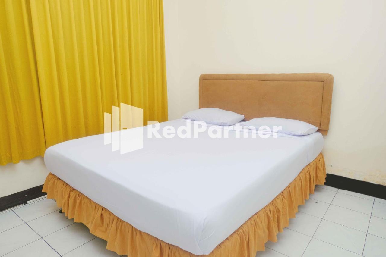 Hotel Transit 1 Makassar Redpartner Extérieur photo