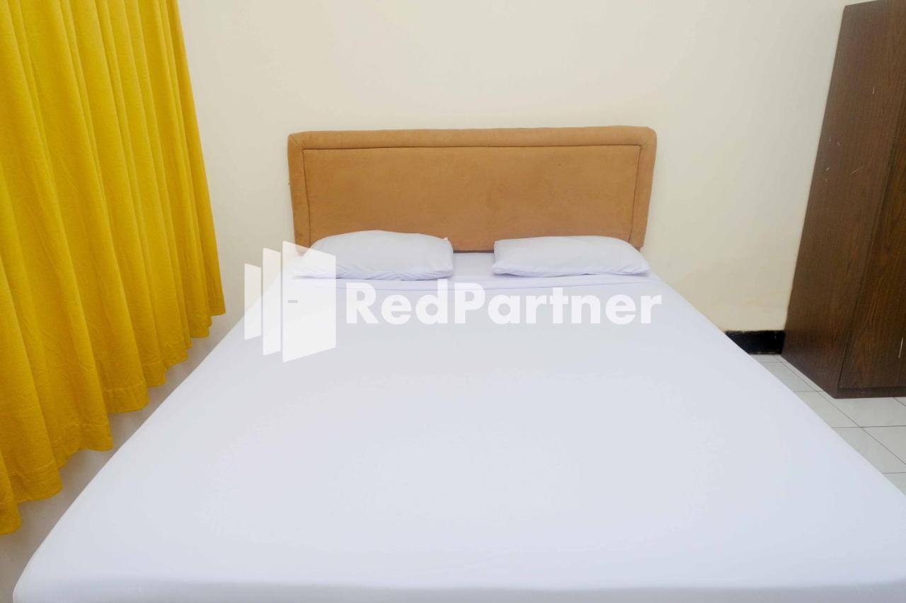 Hotel Transit 1 Makassar Redpartner Extérieur photo